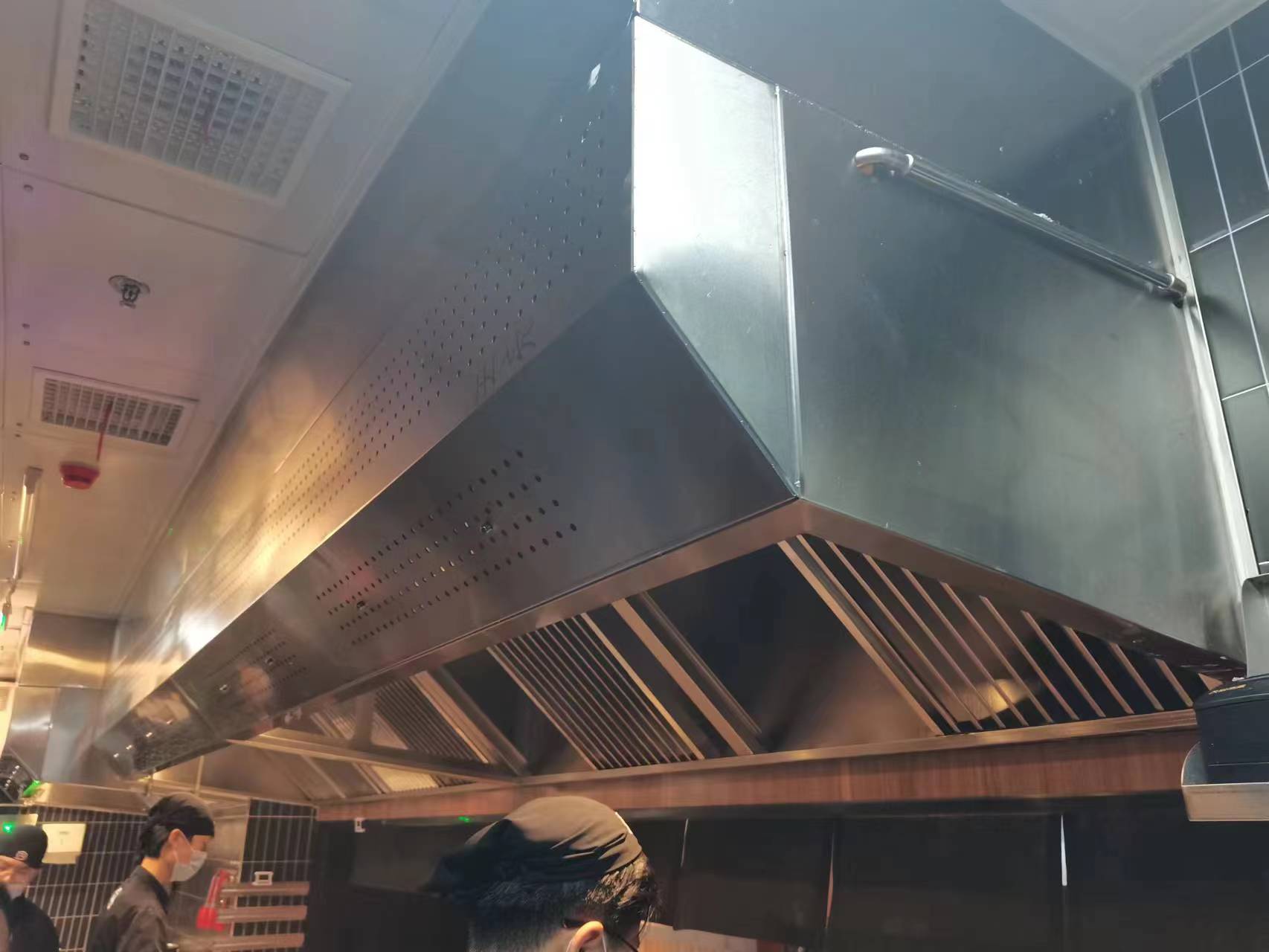 汉口餐饮排烟系统改造揭秘-2